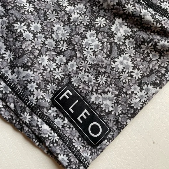 Fleo High-Rise Floral Performance Women’s Shorts - Black & White - Picture 2 of 4